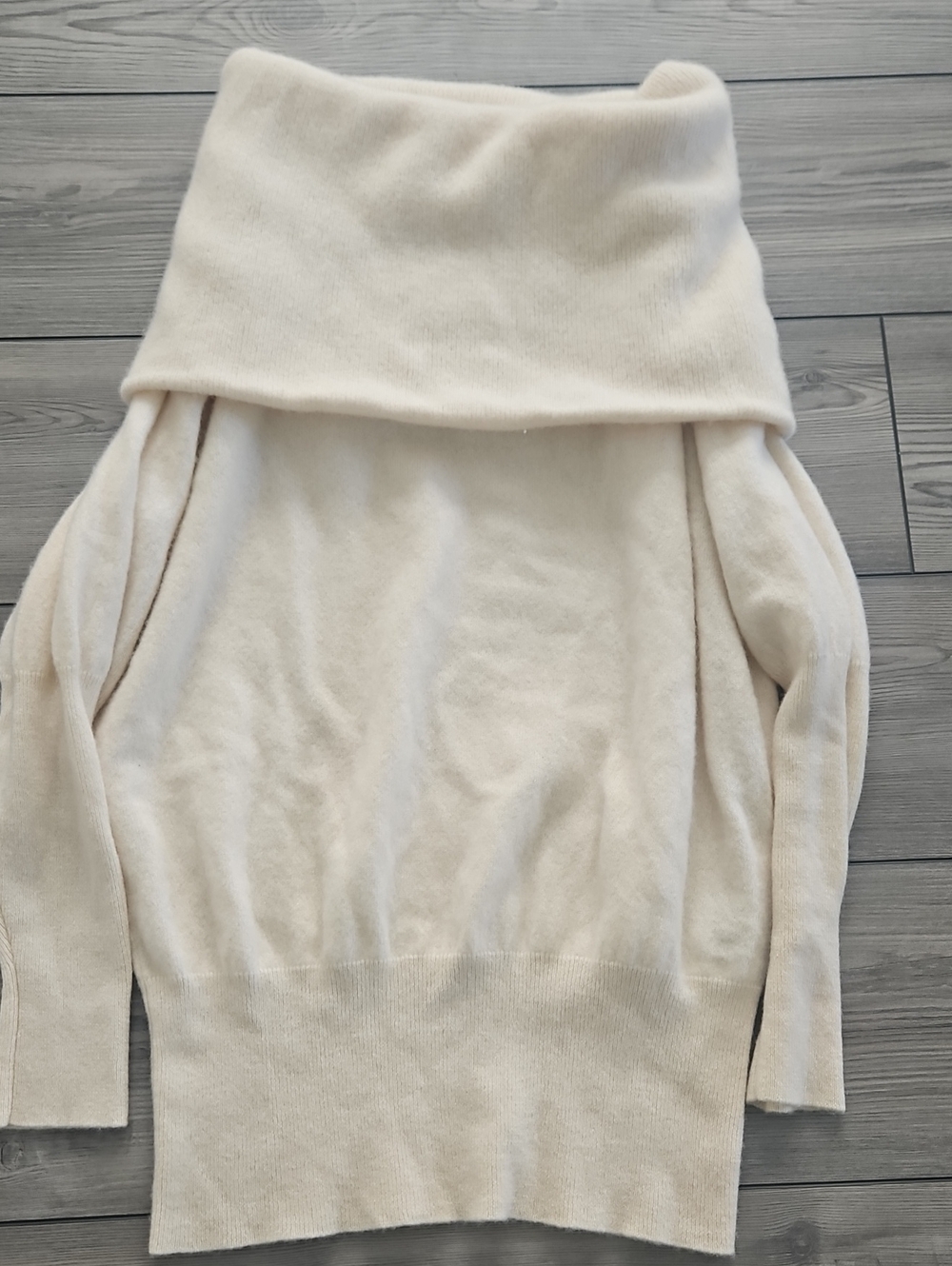 7 For All Mankind 100% cashmere off shoulder / turtleneck sweater in ivory